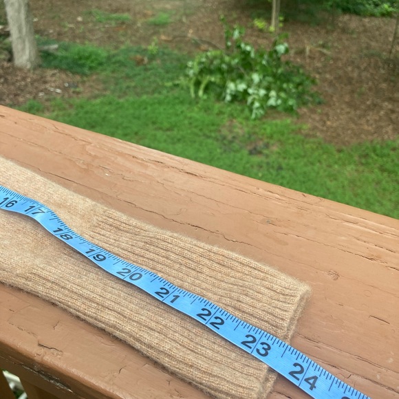 Tahari cashmere tan cardigan - Picture 7 of 7